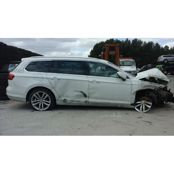 VOLKSWAGEN PASSAT VARIANT (3G5) '2016 SPORT 4MOTION BMT BLANCO