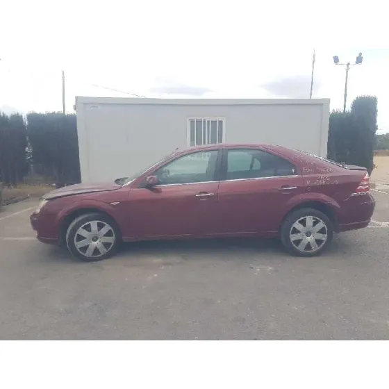 FORD MONDEO BERLINA (GE) '2005 AMBIENTE (06.2003->) (D) GRANATE