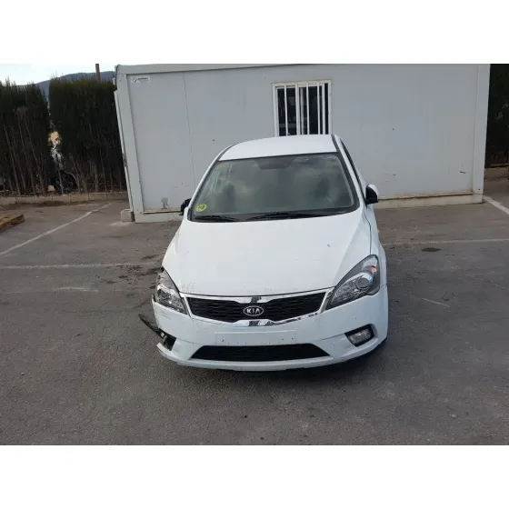 KIA CEE'D '2011 DRIVE BLANCO