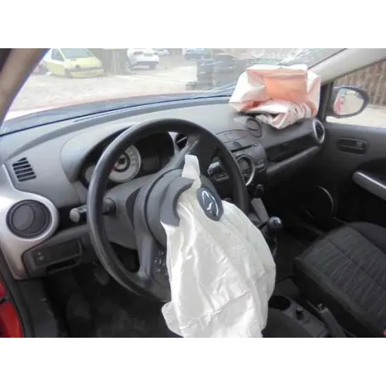 MAZDA 2 LIM. (DE) '2007 1.3 ACTIVE + (5-PTAS.) (63KW) ROJO