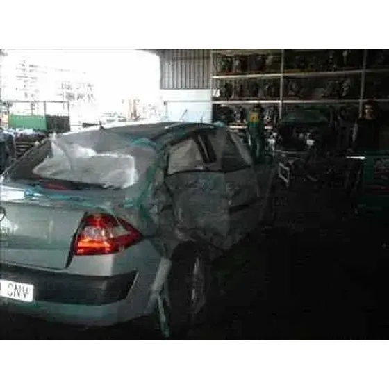 RENAULT MEGANE II CLASSIC BERLINA '2002 1.9 DCI DIESEL GRIS