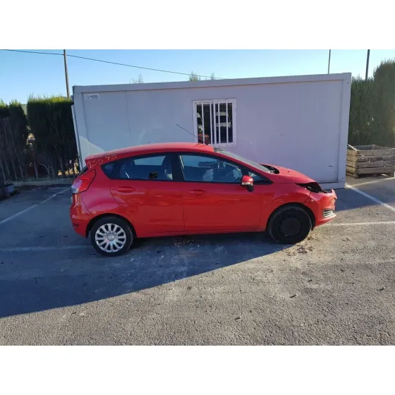 FORD FIESTA (CCN) '2015 AMBIENTE ROJO