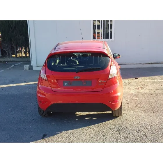 FORD FIESTA (CCN) '2015 AMBIENTE ROJO