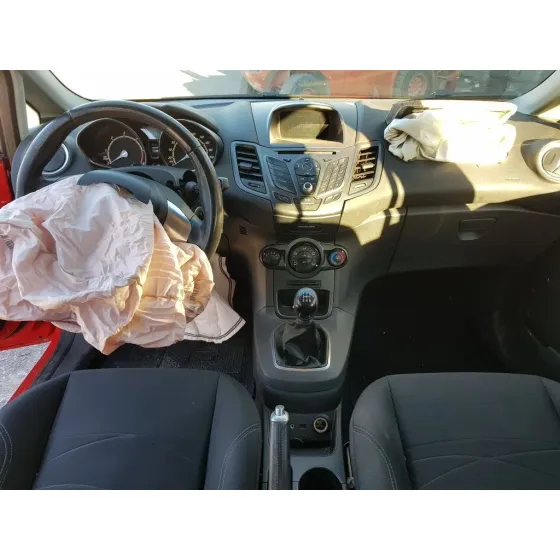 FORD FIESTA (CCN) '2015 AMBIENTE ROJO