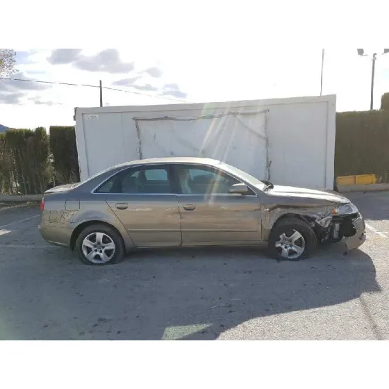 AUDI A4 BERLINA (8E) '2005 2.5 TDI BEIG