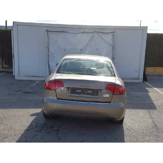 AUDI A4 BERLINA (8E) '2005 2.5 TDI BEIG