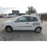 FIAT PUNTO BERLINA (188) FIAT PUNTO BERLINA (188) '2002 1.2 8V ELX (I) BLANCO 1999