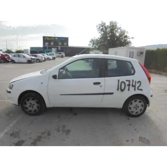 FIAT PUNTO BERLINA (188) '2002 1.2 8V ELX (I) BLANCO