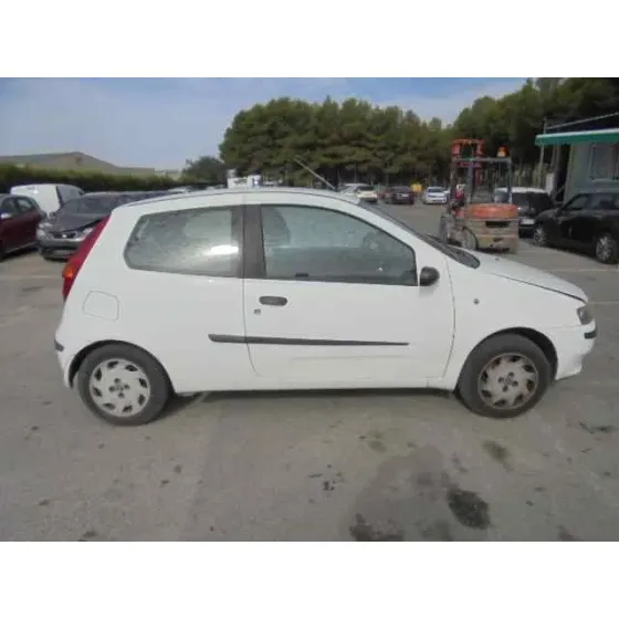 FIAT PUNTO BERLINA (188) '2002 1.2 8V ELX (I) BLANCO
