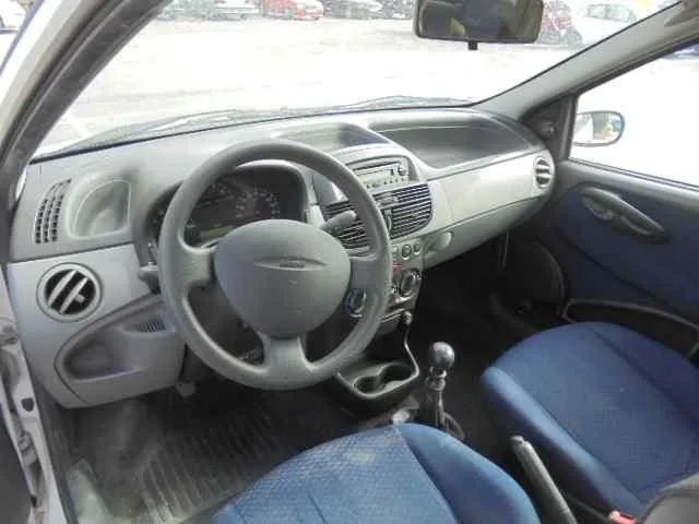 FIAT PUNTO BERLINA (188) FIAT PUNTO BERLINA (188) '2002 1.2 8V ELX (I) BLANCO 1999