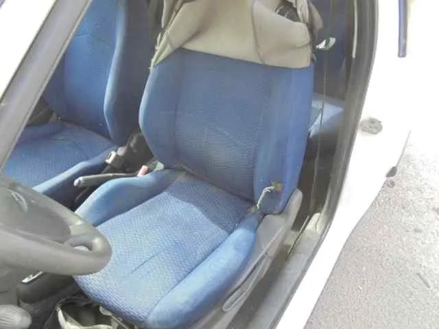 FIAT PUNTO BERLINA (188) FIAT PUNTO BERLINA (188) '2002 1.2 8V ELX (I) BLANCO 1999