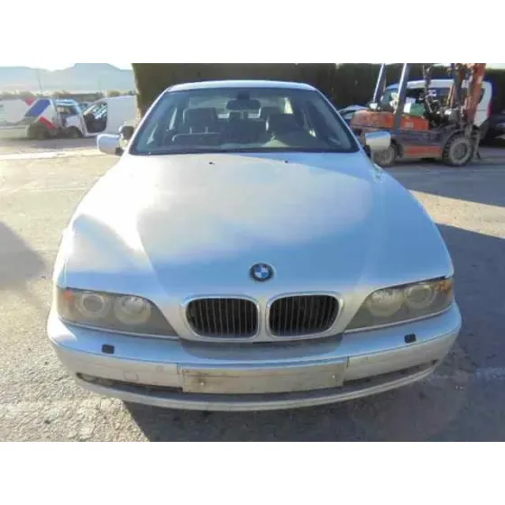BMW SERIE 5 BERLINA (E39) '2001 520D GRIS