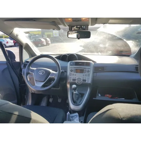 TOYOTA VERSO '2010 ACTIVE GRIS OSCURO