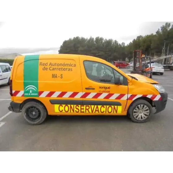 CITROEN BERLINGO STATION WAGON '2015 X AMARILLO