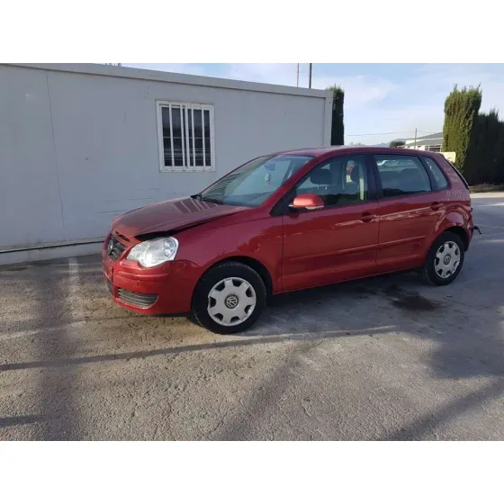 VOLKSWAGEN POLO (9N3) '2006 ADVANCE GRANATE