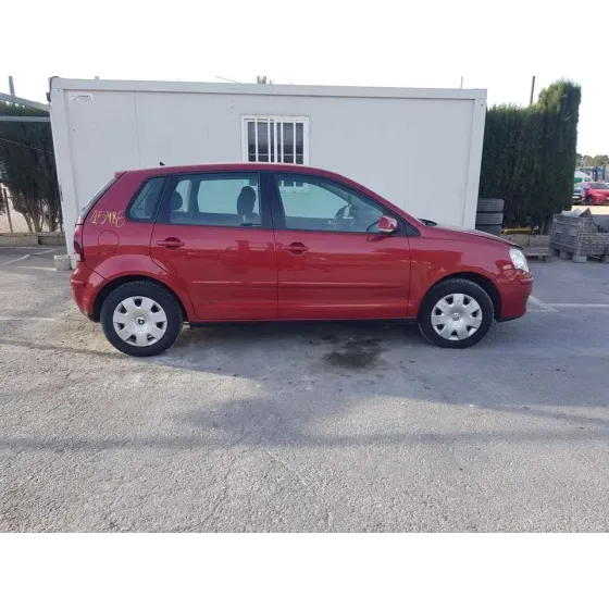 VOLKSWAGEN POLO (9N3) '2006 ADVANCE GRANATE
