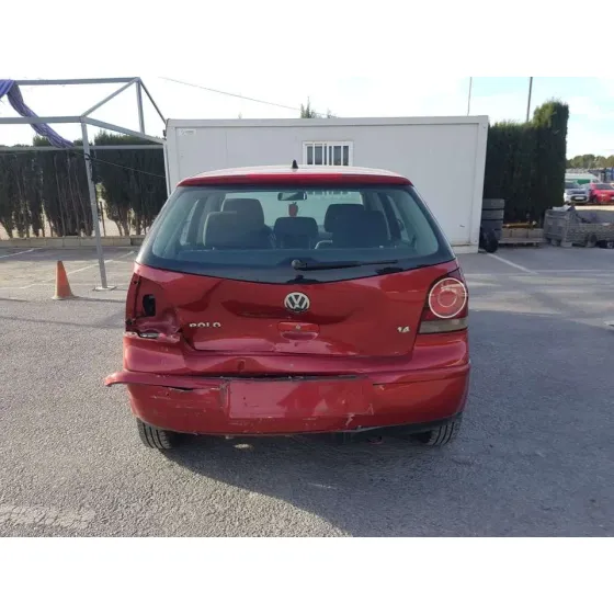 VOLKSWAGEN POLO (9N3) '2006 ADVANCE GRANATE