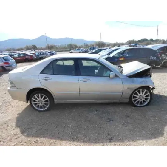 LEXUS IS200 (GXE10) '2004 2.0 GRIS