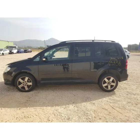 VOLKSWAGEN TOURAN (1T2) '2023 TRAVELLER NEGRO