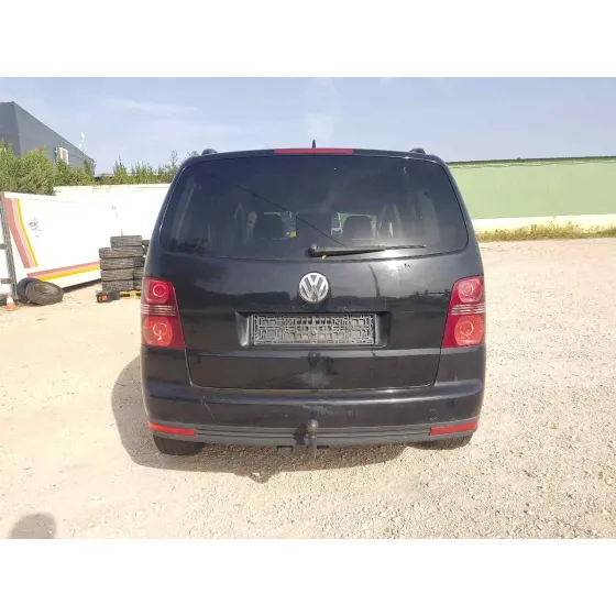VOLKSWAGEN TOURAN (1T2) '2023 TRAVELLER NEGRO