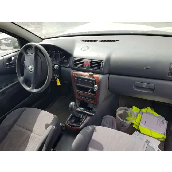 SKODA OCTAVIA BERLINA (1U2) '2001 AMBIENTE VERDE