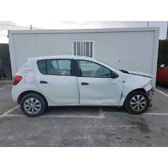 DACIA SANDERO '2016 LAUREATE BLANCO