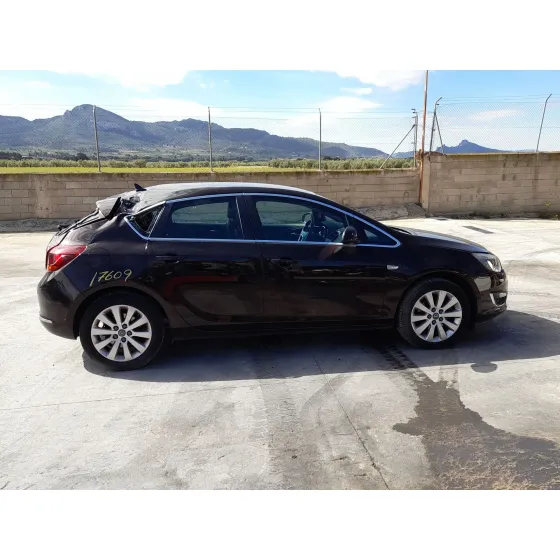 Opel ASTRA J (P10) 2013
