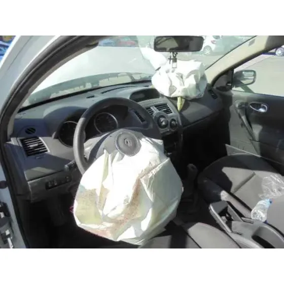 RENAULT MEGANE II BERLINA 5P '2007 CONFORT AUTHENTIQUE BLANCO