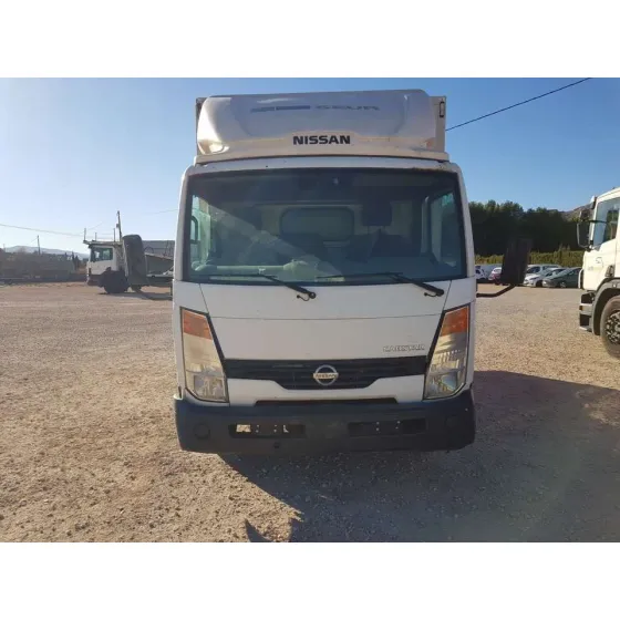NISSAN CABSTAR '2011 CHASIS CABINA BLANCO