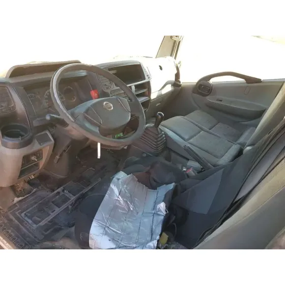 NISSAN CABSTAR '2011 CHASIS CABINA BLANCO