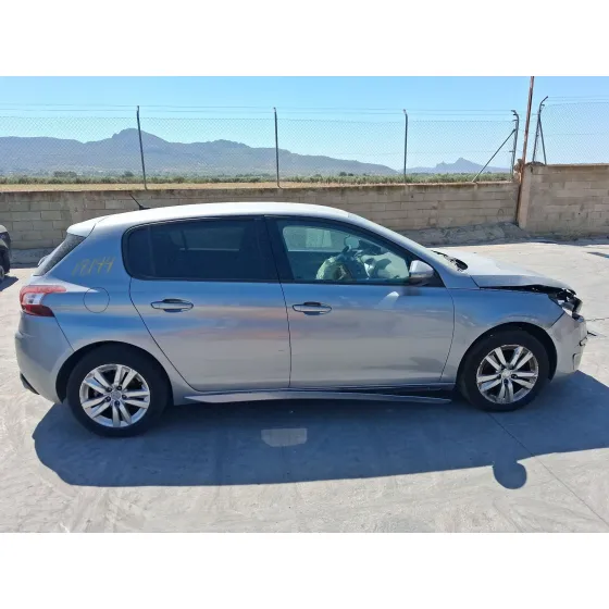 Peugeot 308 II (LB_, LP_, LW_, LH_, L3_) 2013