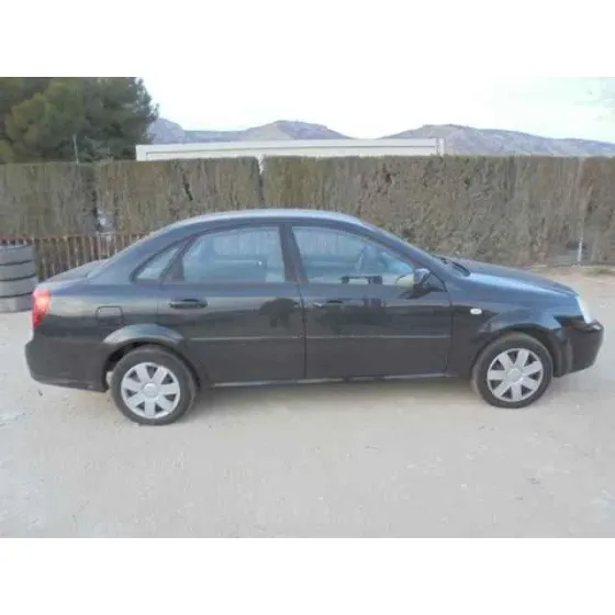 DAEWOO NUBIRA BERLINA '2004 SE NEGRO