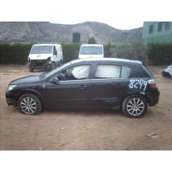 OPEL ASTRA H BERLINA '2004 ELEGANCE NEGRO