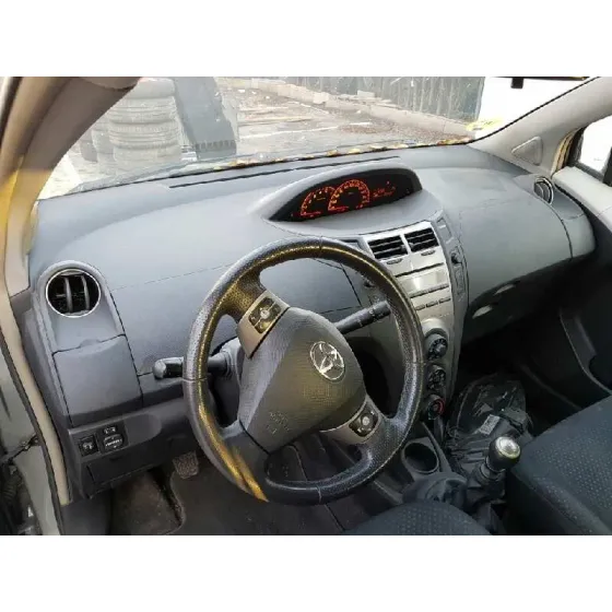 TOYOTA YARIS '2010 TS GRIS