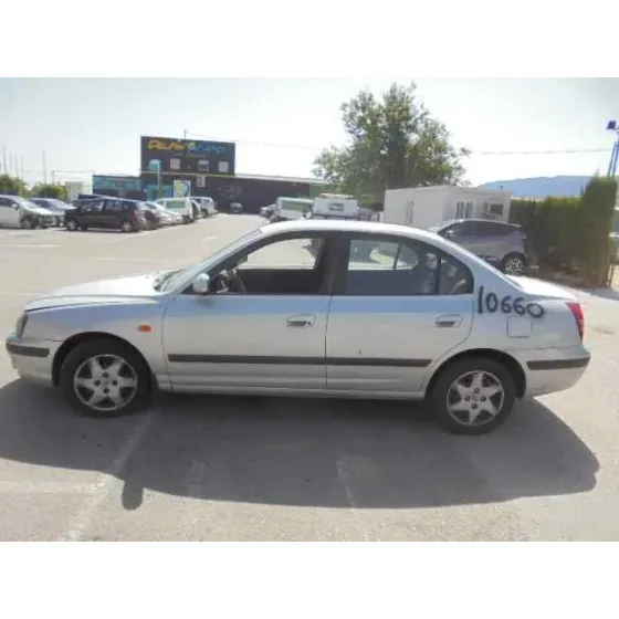 HYUNDAI ELANTRA (XD) '2005 2.0 CRDI COMFORT (4-PTAS.) GRIS