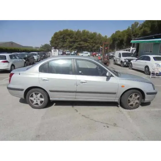HYUNDAI ELANTRA (XD) '2005 2.0 CRDI COMFORT (4-PTAS.) GRIS