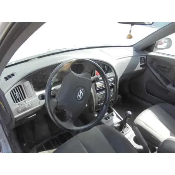 HYUNDAI ELANTRA (XD) '2005 2.0 CRDI COMFORT (4-PTAS.) GRIS