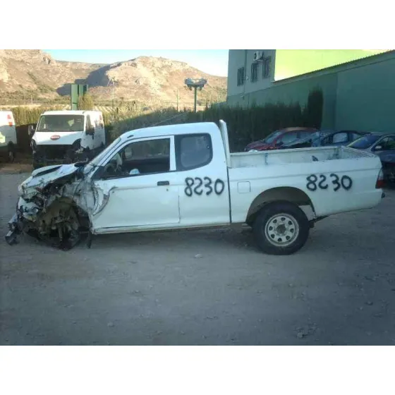 MITSUBISHI L 200 (K6/7) '2005 2500 TD MAGNUM CLUB CAB (2-PTAS.) BLANCO
