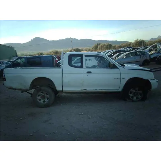 MITSUBISHI L 200 (K6/7) '2005 2500 TD MAGNUM CLUB CAB (2-PTAS.) BLANCO
