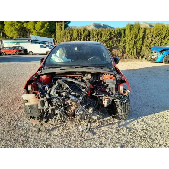 FORD FOCUS '2018 ACTIVE ROJO