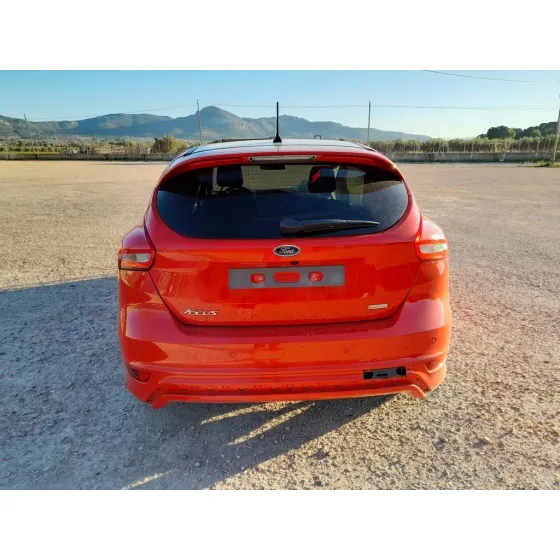 FORD FOCUS '2018 ACTIVE ROJO