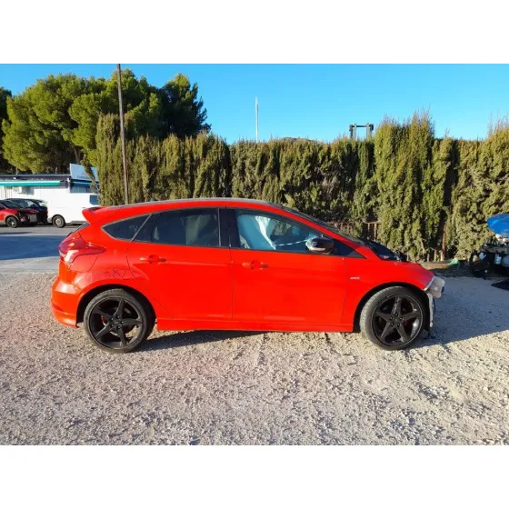 FORD FOCUS '2018 ACTIVE ROJO