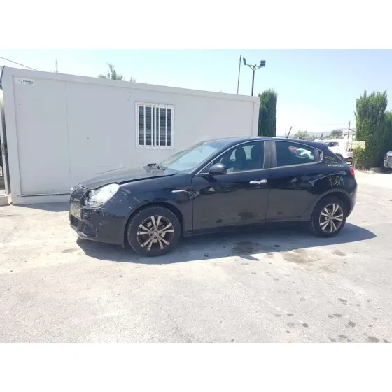ALFA ROMEO GIULIETTA (191) '2011 DISTINCTIVE NEGRO