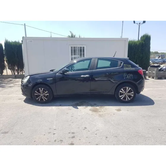 ALFA ROMEO GIULIETTA (191) '2011 DISTINCTIVE NEGRO