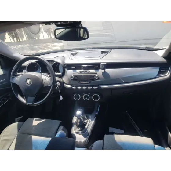 ALFA ROMEO GIULIETTA (191) '2011 DISTINCTIVE NEGRO
