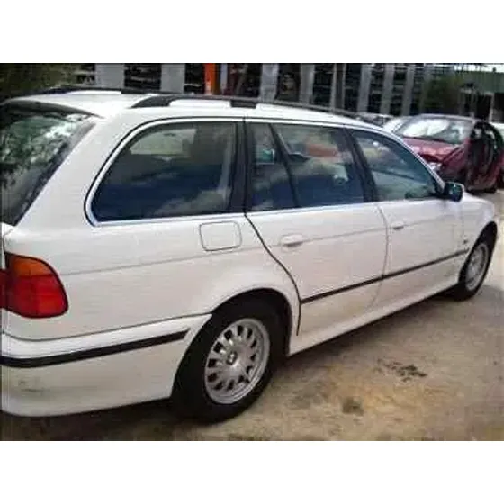 BMW SERIE 5 TOURING (E39) '2001 3.0 24V TURBODIESEL CAT BLANCO