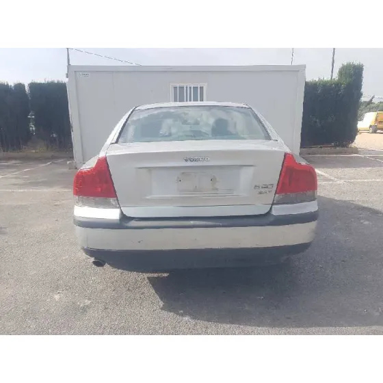 VOLVO S60 BERLINA '2001 2.4 T / 2.5 T GRIS