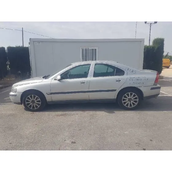 VOLVO S60 BERLINA '2001 2.4 T / 2.5 T GRIS