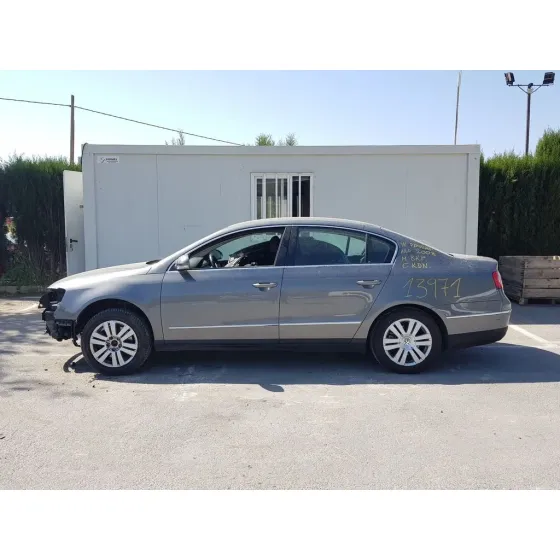 VOLKSWAGEN PASSAT BERLINA (3C2) '2008 ADVANCE GRIS OSCURO