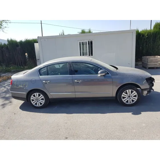 VOLKSWAGEN PASSAT BERLINA (3C2) '2008 ADVANCE GRIS OSCURO